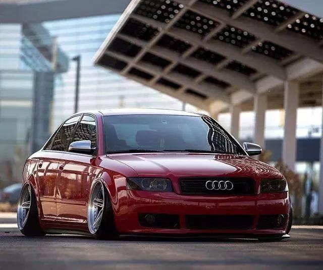 十多年的奥迪老a4青春常驻, 低趴姿态展现出迷人的韵味!