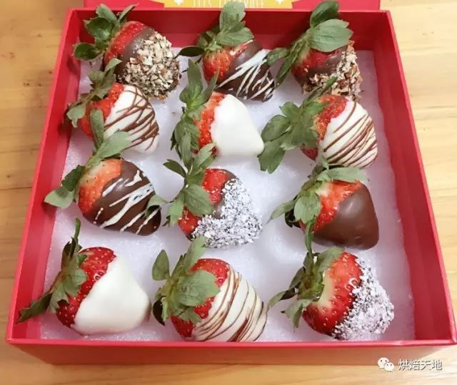 有心意又温暖的礼物 | 草莓和巧克力的相遇