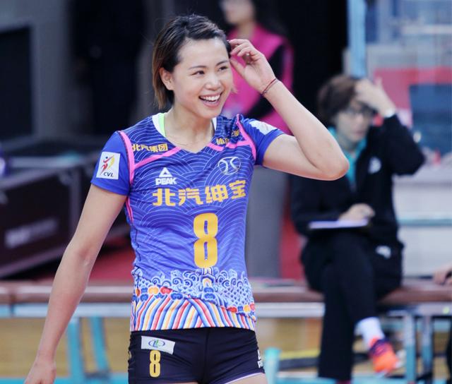 送北汽女排退出四强,网友:本场最佳:裁判员 技术台