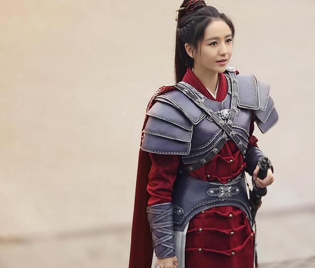 女星穿铠甲刘诗诗霸气迪丽热巴冷艳最后一个帅到飞起