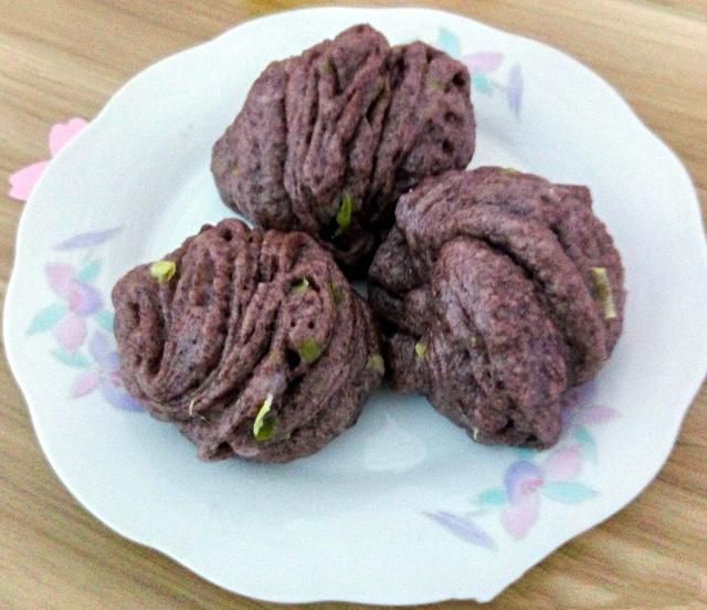 更健康更美味的杂粮黑米面花卷!