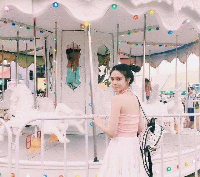 杨潇甜,94年,就读于广西财经学院校花,身高165cm,广西柳州