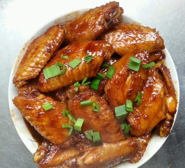 今天还是给大家介绍的简易家常菜