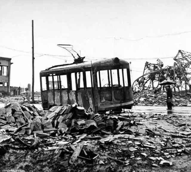 1945年广岛被核平废墟下活着的人比死了的更惨