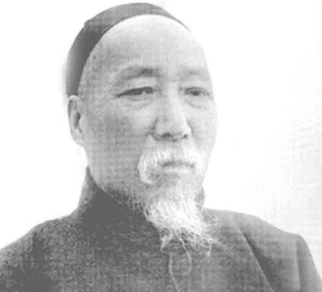 新疆王杨增新做了什么,使其被新疆各族人民称颂,被称作民族英雄