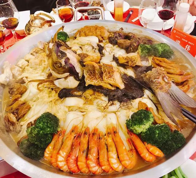 直径4米的大盆菜闪现深圳皇庭,土豪村都没见过这么吃