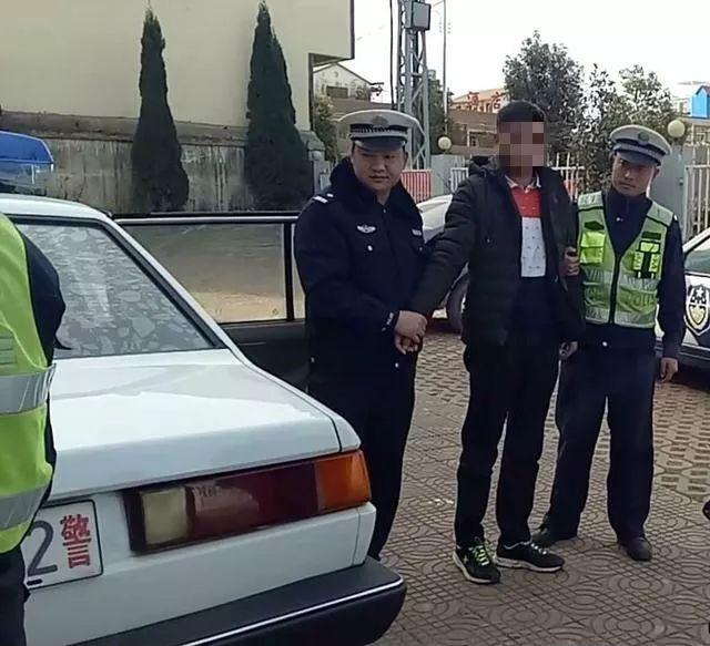 1名网上逃犯在昆明开往会泽方向的一辆云d牌大客车上被警方抓获