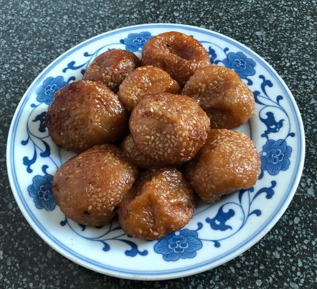 过年做的油炸糯米果子