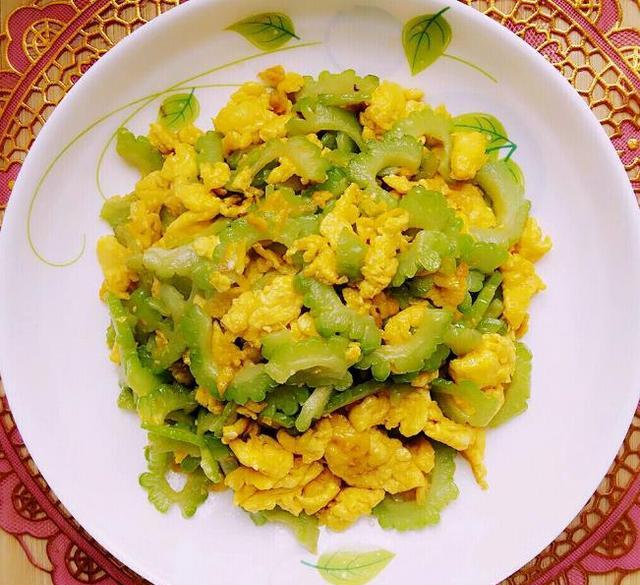 东北菜苦瓜炒鸡蛋苦瓜夏季去火佳品
