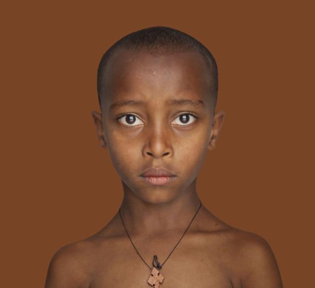 摄影师拍摄的世界各地不同人的肤色你感觉谁