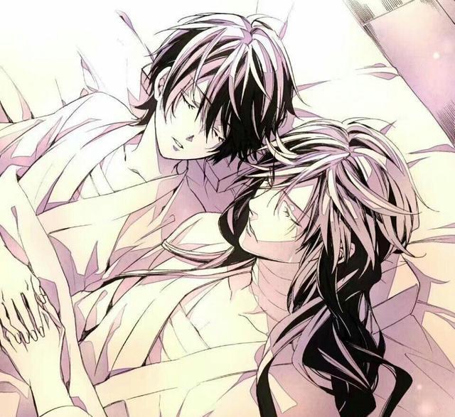 谁让你站了"小受弱弱的回了句"那要我怎样嘛"小攻坐躺在床上说"过来