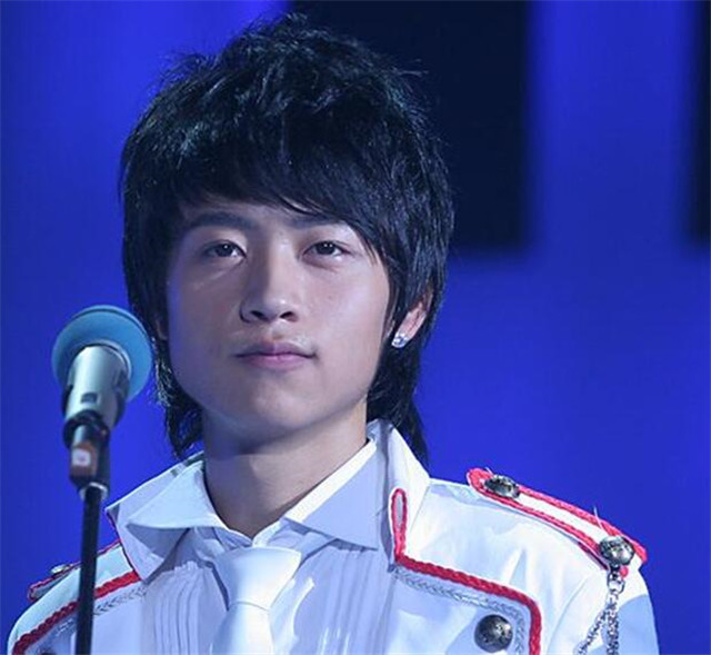 是一名中国内地流行男歌手,影视演员,07年参加《快乐男声》获得全国总