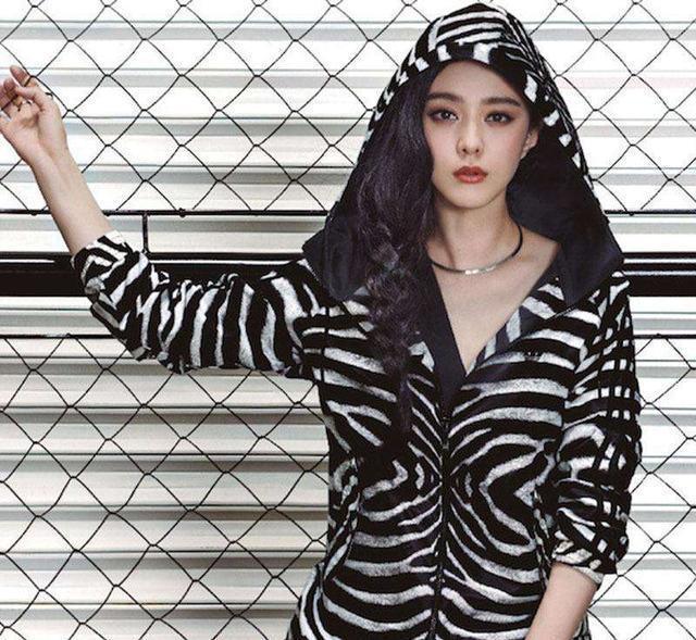 范爷更是陪伴大黑牛李晨走进健身房,交个健身好男友,瘦了15斤!