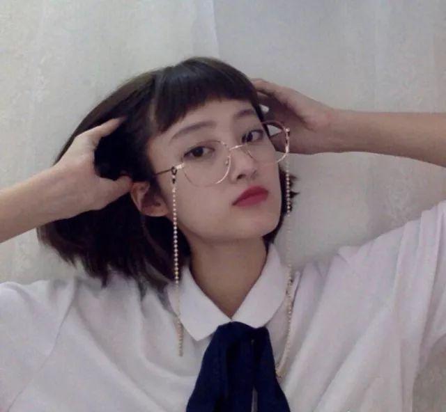 这位日系风的韩国麻豆走红网络,女孩的文艺潮酷穿搭实在太圈粉啦