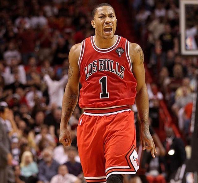 德里克-罗斯在2008年nba选秀中于首轮第1顺位被芝加哥公牛队选中