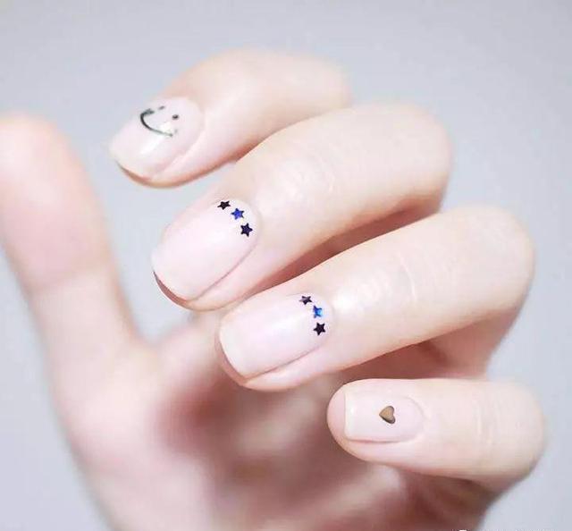 马眼亮片美甲,这么美你知道吗?