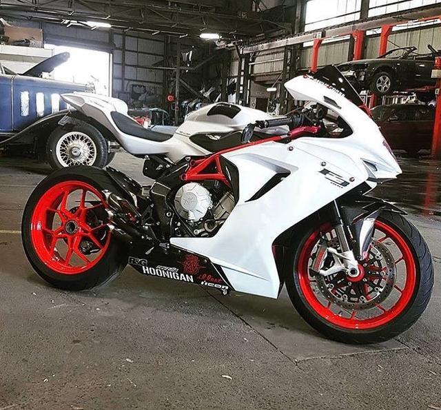 rr川崎h2r 色彩悦目海洋飞行器,铃木隼定制车,汽车的发动机杜卡迪1299