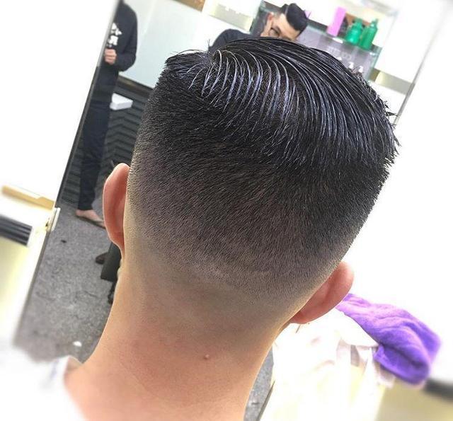 今年最流行干净利落清爽怡人的剃半边男神发型30款