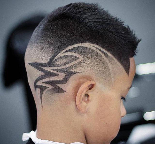 15款雕刻发型新年就应该剪个不一样的发型