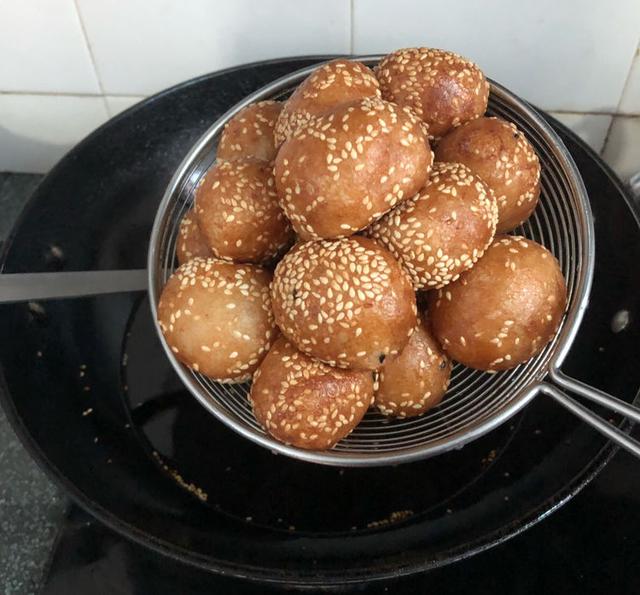 过年做的油炸糯米果子