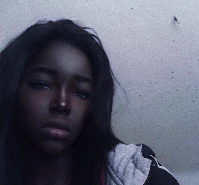 黑人妹子爆红网络,看完图片,我就一点也不感觉到奇怪了