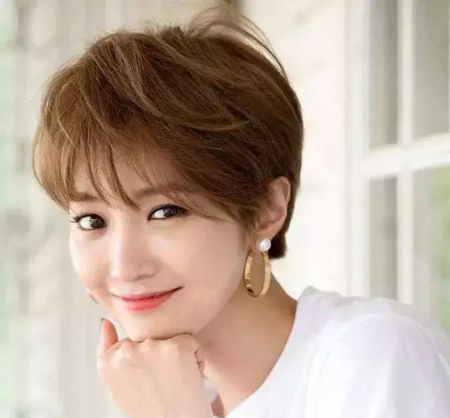 吴昕的短发美翻了,大脸妹更适合这样的发型