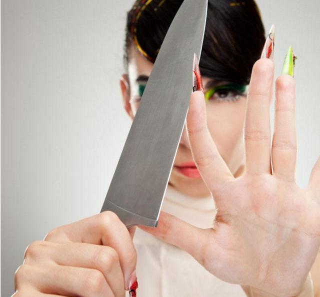 婆婆对我比亲妈还好,可她和她儿子做了件事后你也会操起菜刀的!