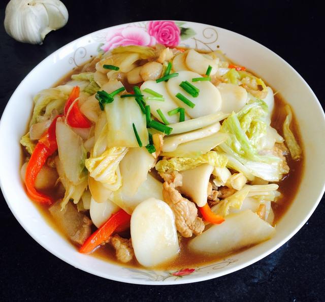 大白菜炒年糕,好吃又便宜,营养价值高
