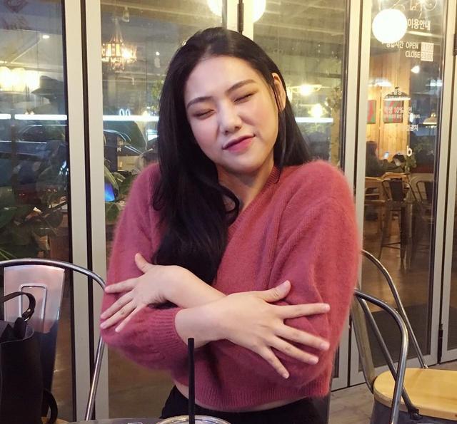 韩国微胖女生也可以做模特,看了她的穿搭之后