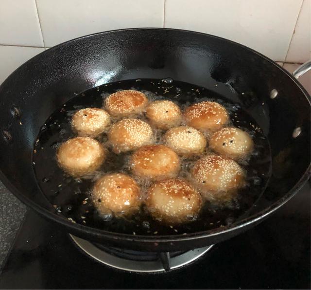 过年做的油炸糯米果子