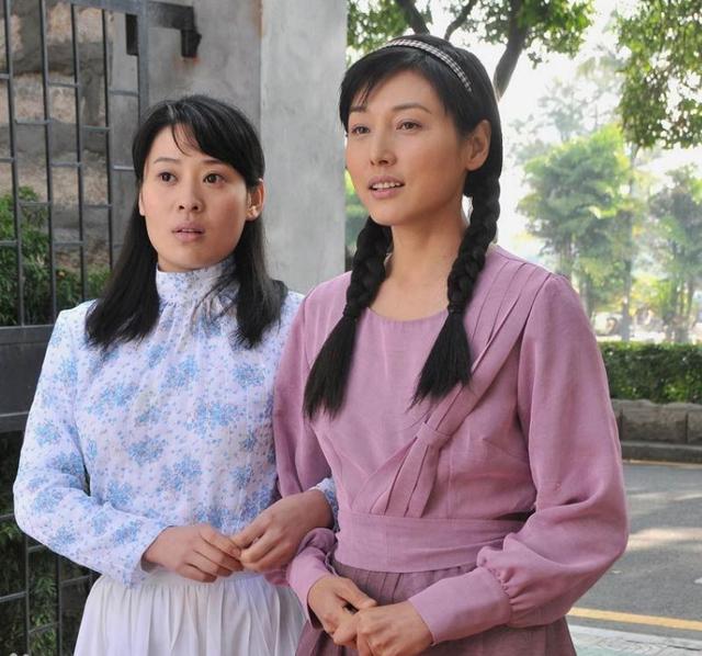 她曾是粉红女郎的"男人婆",如今47岁容颜不再,12岁女儿太活泼|张延