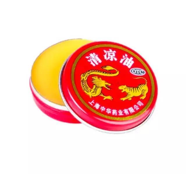 龙虎清凉油是老济南人家家户户的必备品,那时候还没那么多的喷雾,济南