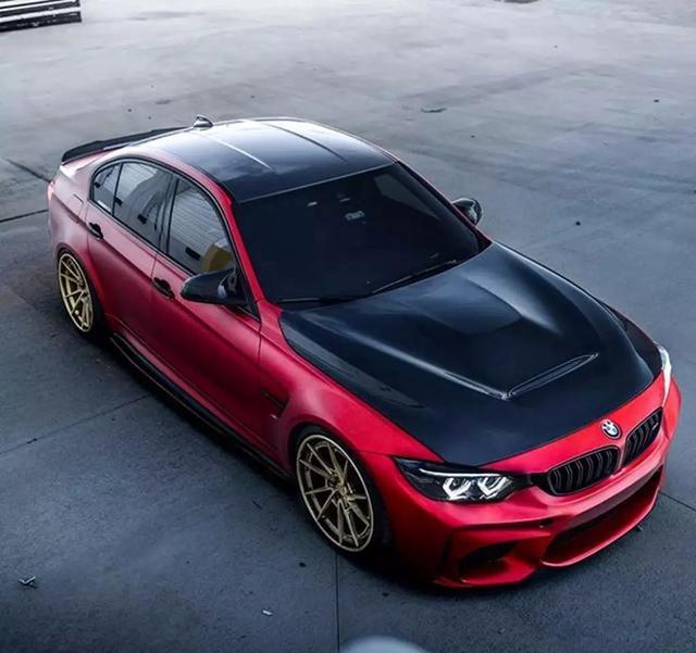 宝马m3改装车:混搭全碳纤维m2款包围,哑光红的颜色骚爆了!