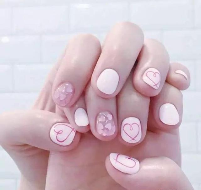 马眼亮片美甲,这么美你知道吗?