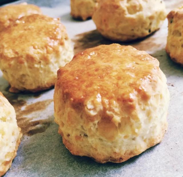 口感酥软又简单易做的比司吉,确实越吃越喜欢