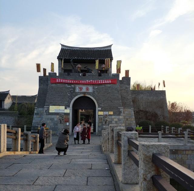 5徐州窑湾古镇景区  窑湾古镇,位于江苏省徐州市新沂市西南边缘,西依