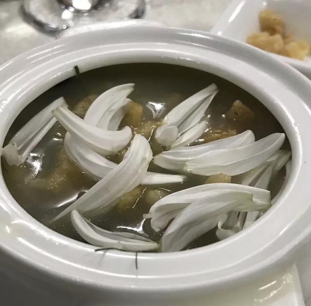 吃转广佛|舌尖上的"菊花水蛇羹",可能是你吃过最好吃的蛇羹