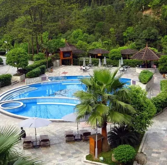 气温跌破4℃!去连州泡温泉,看飘雪,比北海道还享受!