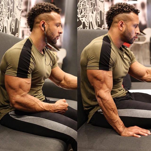 一对哑铃 打造强壮的手臂_健美_新浪竞技风暴_新浪网