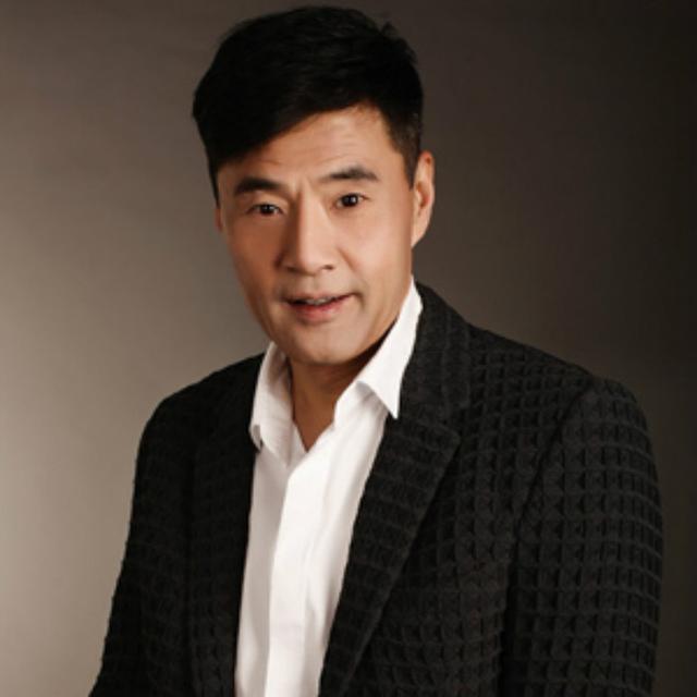 受李连杰影响拍功夫片, 著名反派演员, 有两个身份向华强都不敢惹