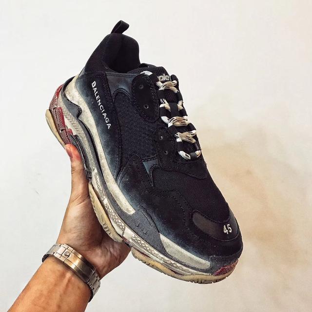 巴黎世家衣服复刻哪家好(巴黎世家顶级复刻对比 )-第2张图片-原单渠道