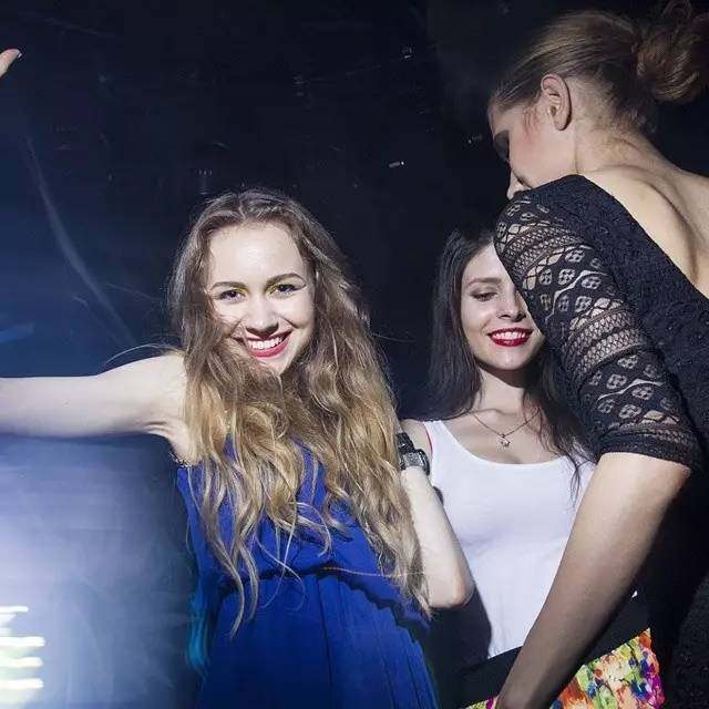 美女泛滥成灾,这个世界上最缺男人的国家注定拯救单身狗|拉脱维亚