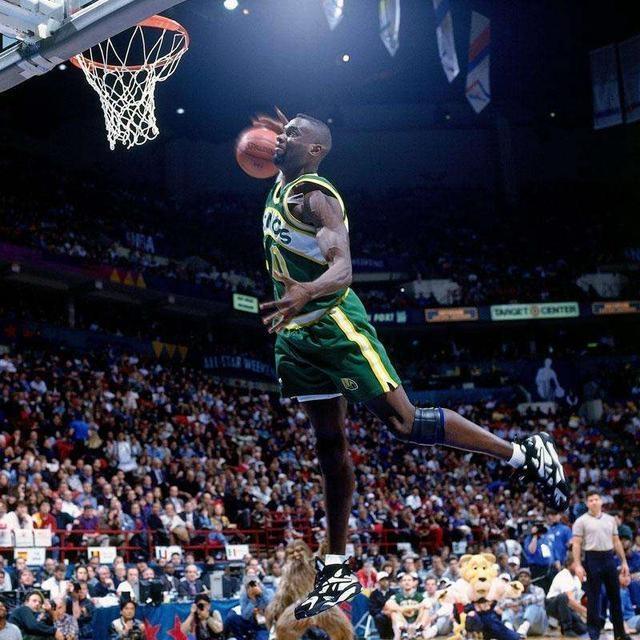 盘点NBA历史十大扣篮高手对比: 乔丹仅排第三