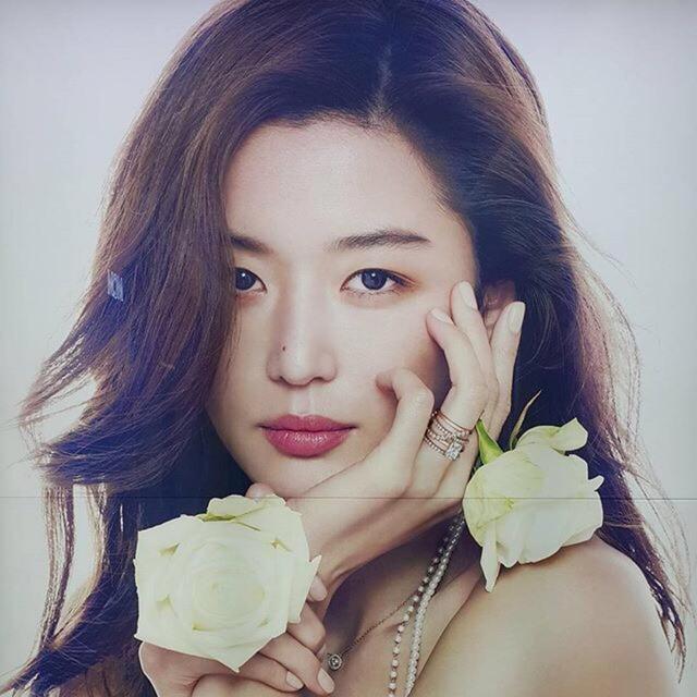 脸上有痣的美女明星杨丞琳第八刘亦菲第二迪丽热巴排第几