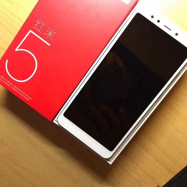 限时一天新品红米5首次直降100,仅售699元的全面屏手机上手测评