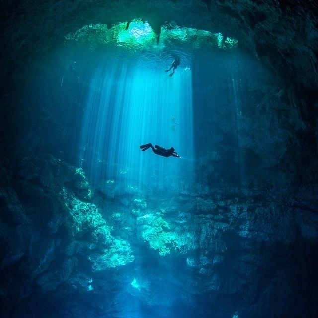 墨西哥益吉天然井(cenote ik kil)玛雅人的祭奠圣井
