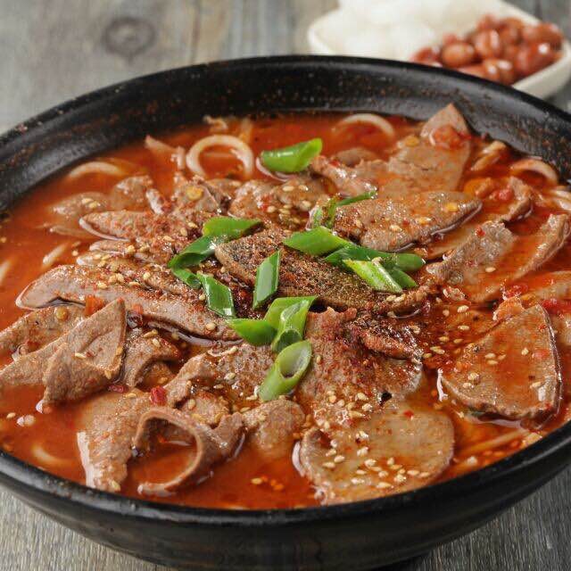 年夜饭上就做这道水煮猪肝吧,好吃不腻,家人都称赞