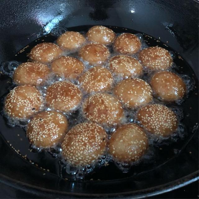 过年做的油炸糯米果子