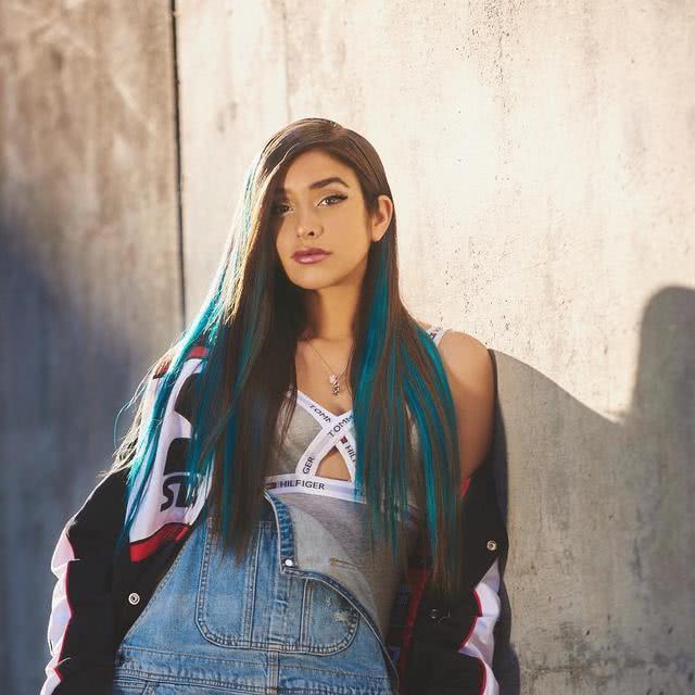 科比夫妇度假秀恩爱拉文女友晒自拍美照