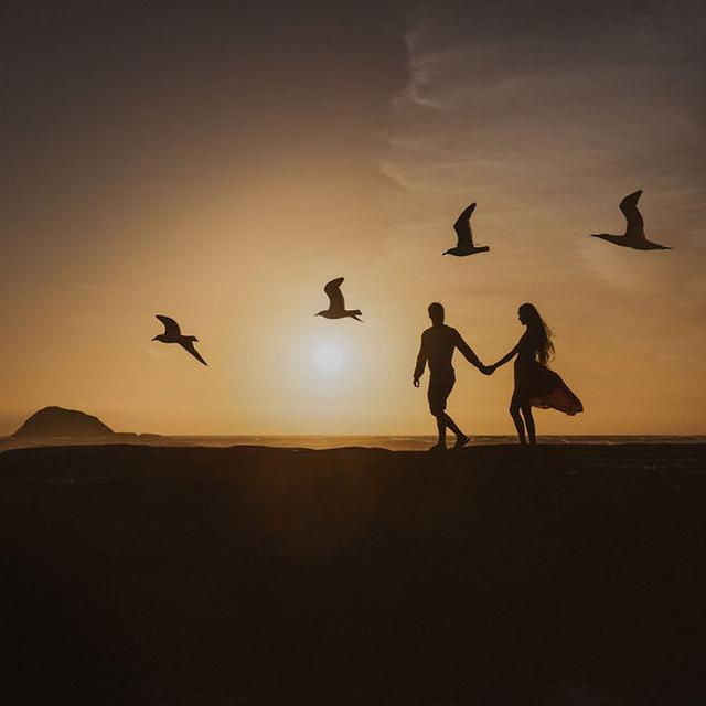 12条撩妹必备啊,全是经典,被你点赞的朋友圈,叫甜甜圈